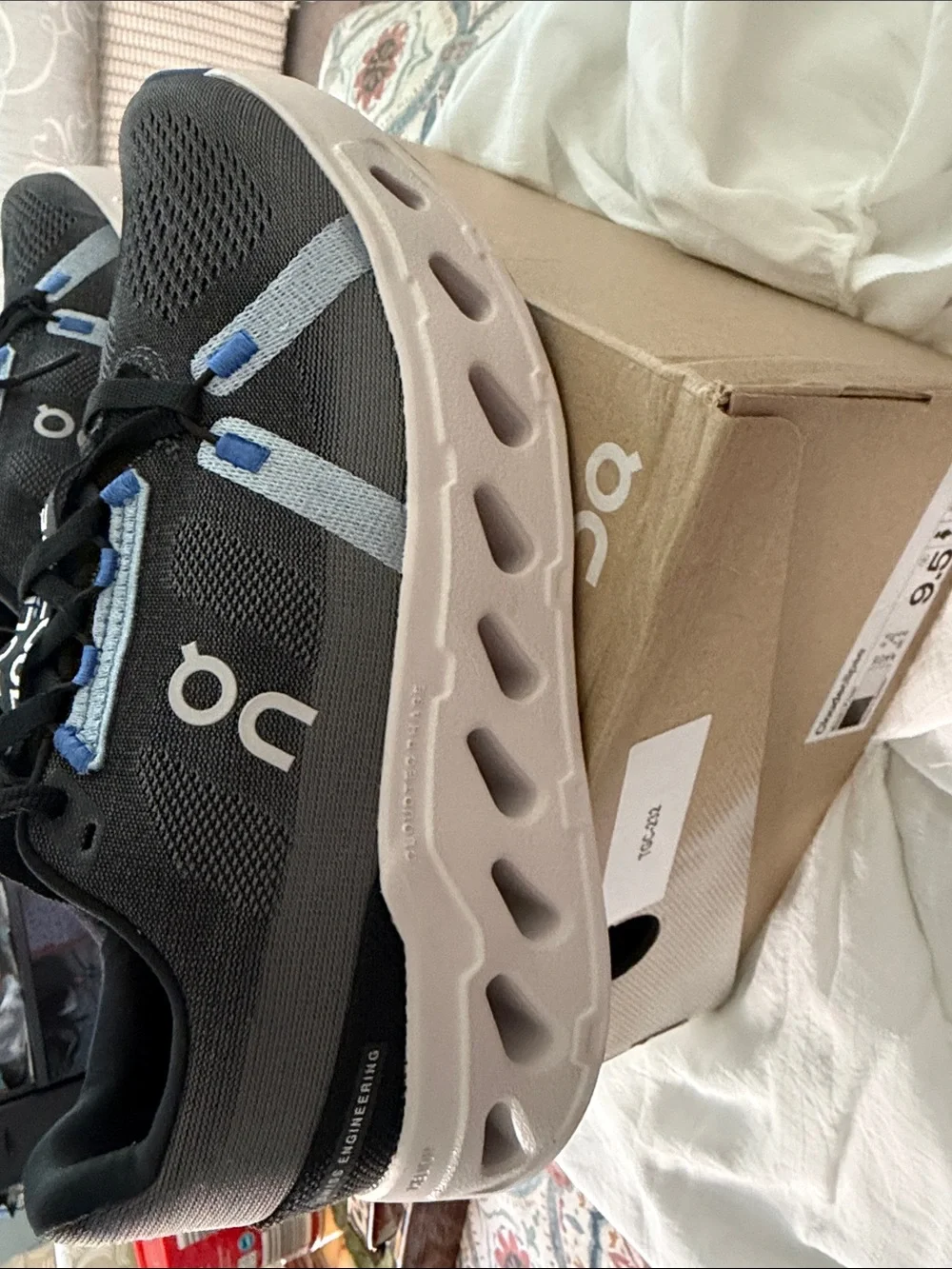 ONcloudeclipse Women's Gray & Blue Cloud-Style Athletic Sneakers
